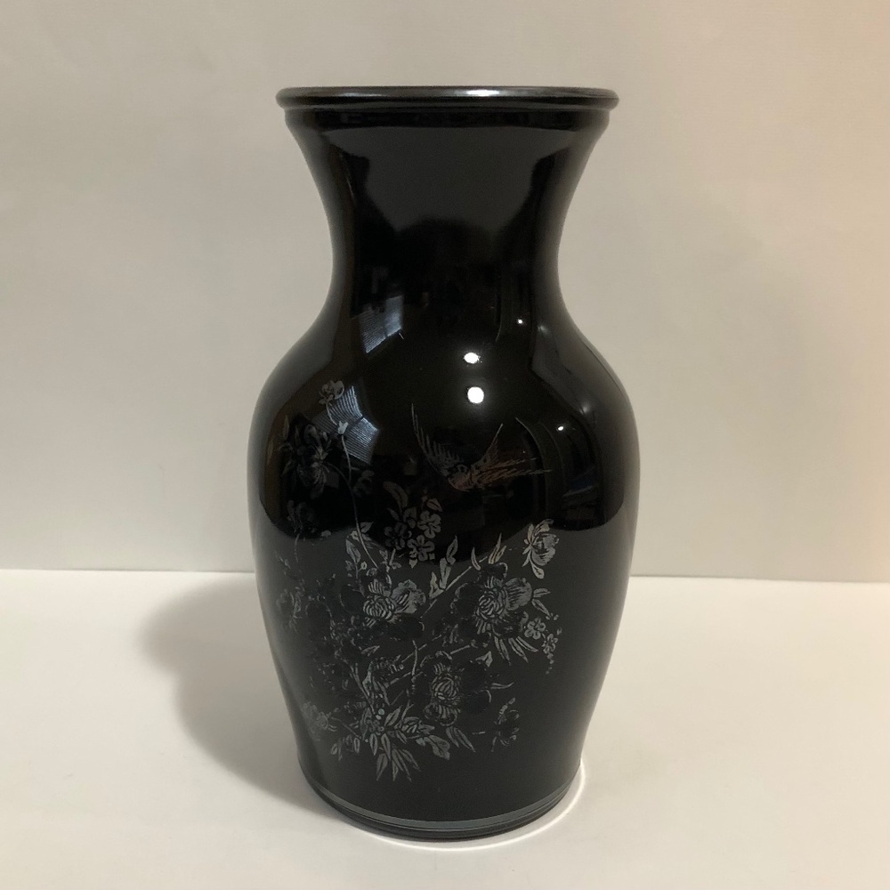 Antique L.E. Smith Black Amethyst Glass Vase